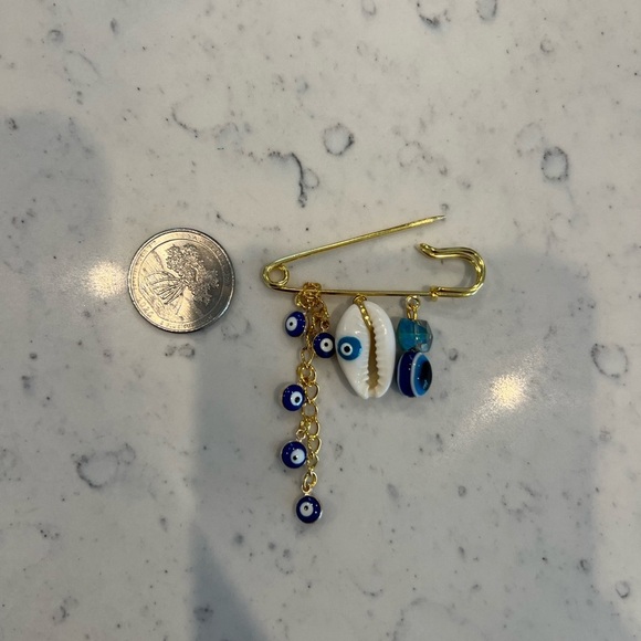 Evil eye seashell Accessory Pin - Picture 3 of 3